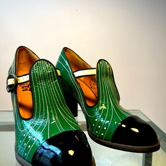John Fluevog Shoes Brand New John Fluevog Spectator Pumps And Stunning Emerald Green And
